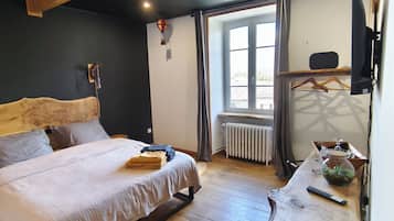 2 habitaciones, tabla de planchar con plancha, wifi y ropa de cama