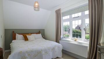 4 bedrooms, individually decorated, individually furnished, free WiFi