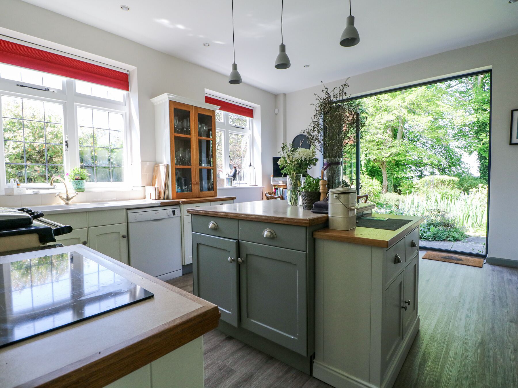 Batterie de cuisine, vaisselle et ustensiles