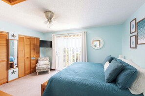 2 bedrooms, iron/ironing board, WiFi, bed sheets - 1 Min Walk to Beach in Duck with Comm Amenities! (Duck)