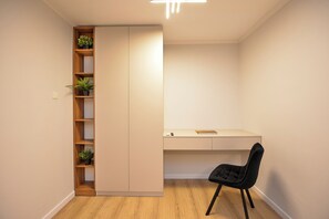 Interior - Libra Apartment - Two Bedrooms - 5 Guests - Next To Cismigiu Gardens (București)