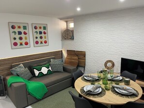 Smart TV - Charming studio in Graça (Lisboa)