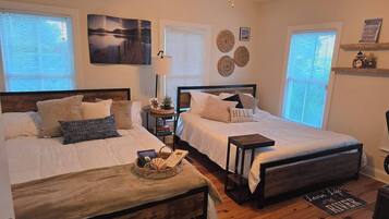 3 habitaciones, escritorio, tabla de planchar con plancha y wifi gratis
