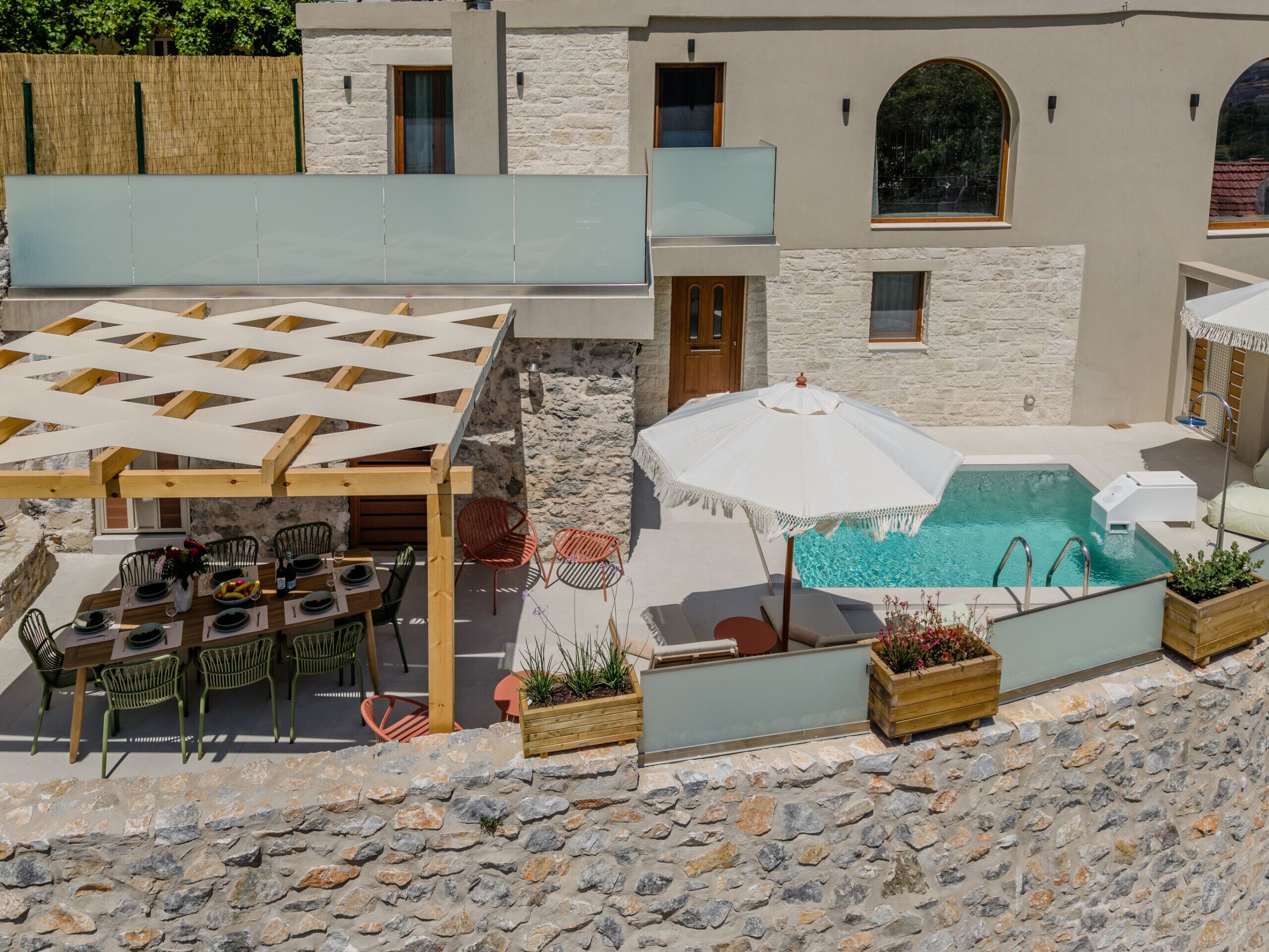 Outdoor pool, pool umbrellas, sun loungers