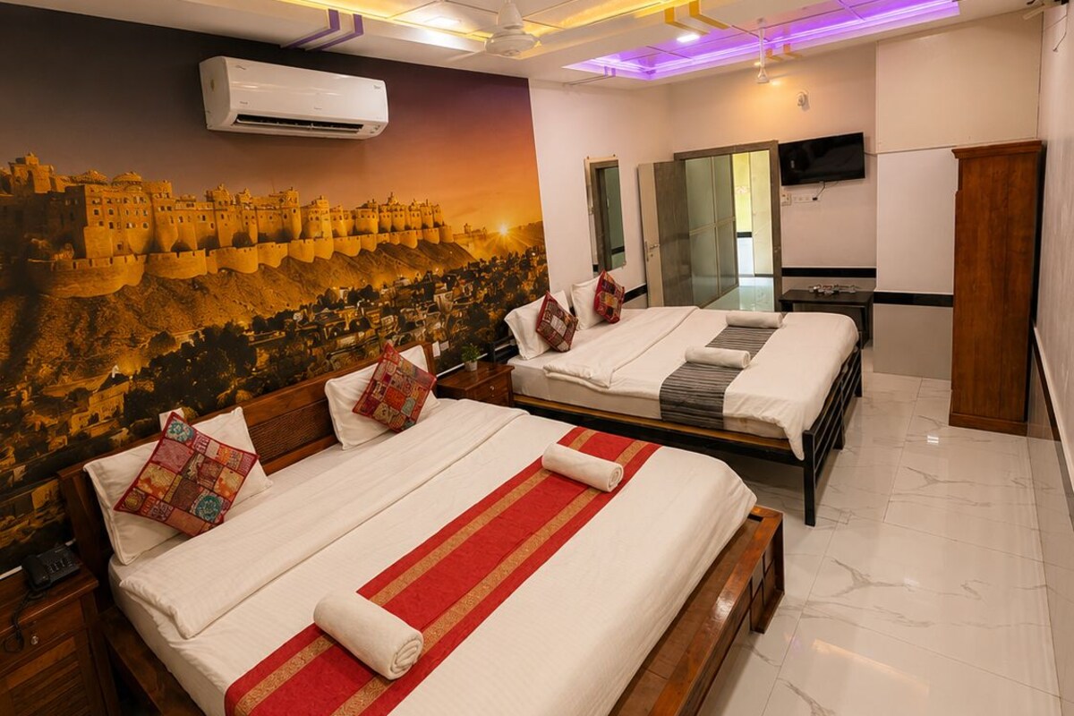 Family Room | Free WiFi