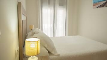 2 makuuhuonetta, silitysrauta/-lauta, Wi-Fi, vuodevaatteet