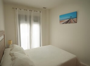 2 bedrooms, iron/ironing board, WiFi, bed sheets