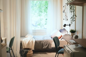 Desk, laptop workspace, free WiFi