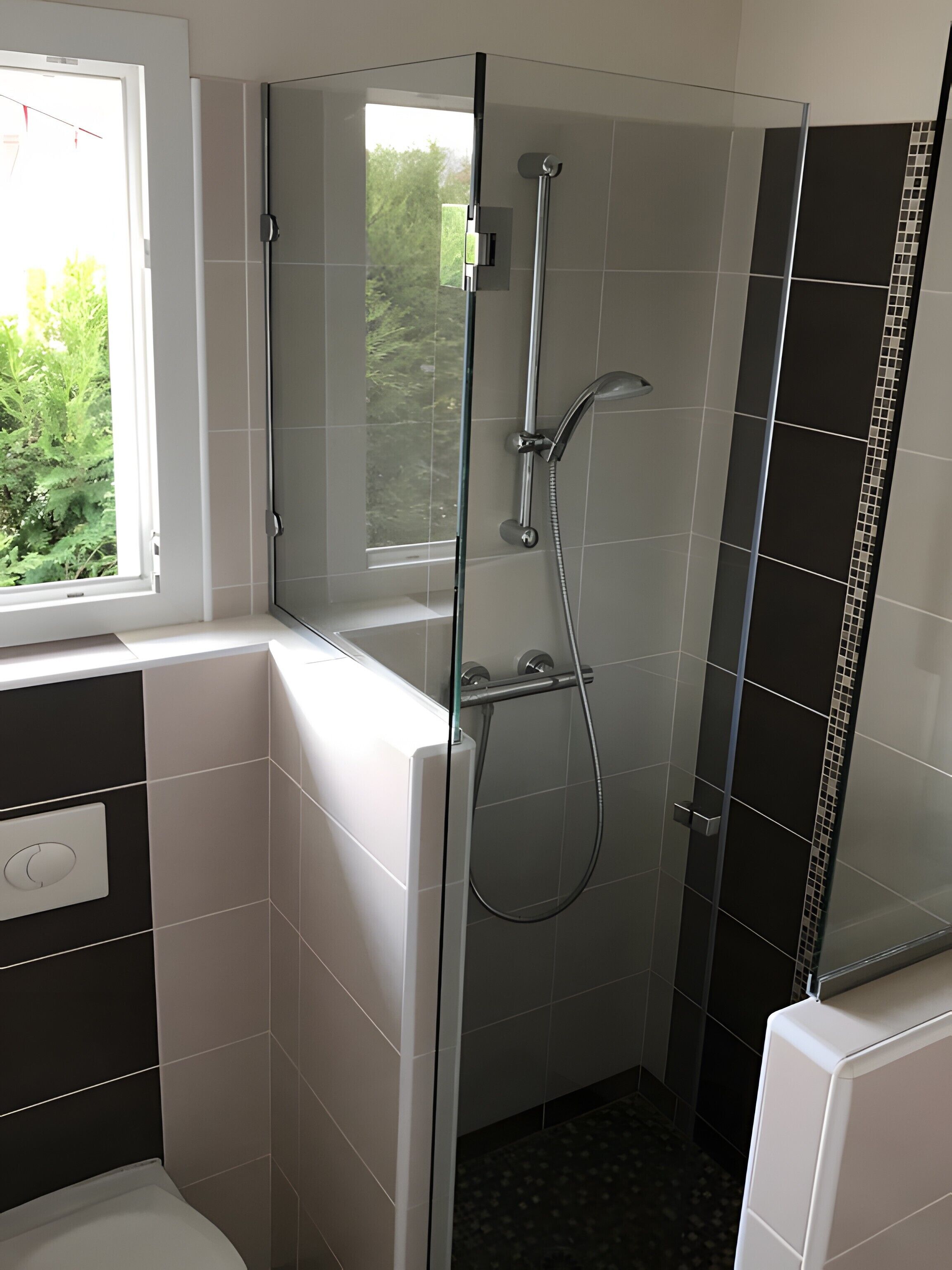 Een douche, een haardroger, handdoeken