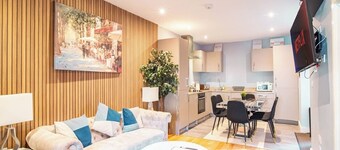 Spacious 4-Bedroom House Near Tourist Attractions