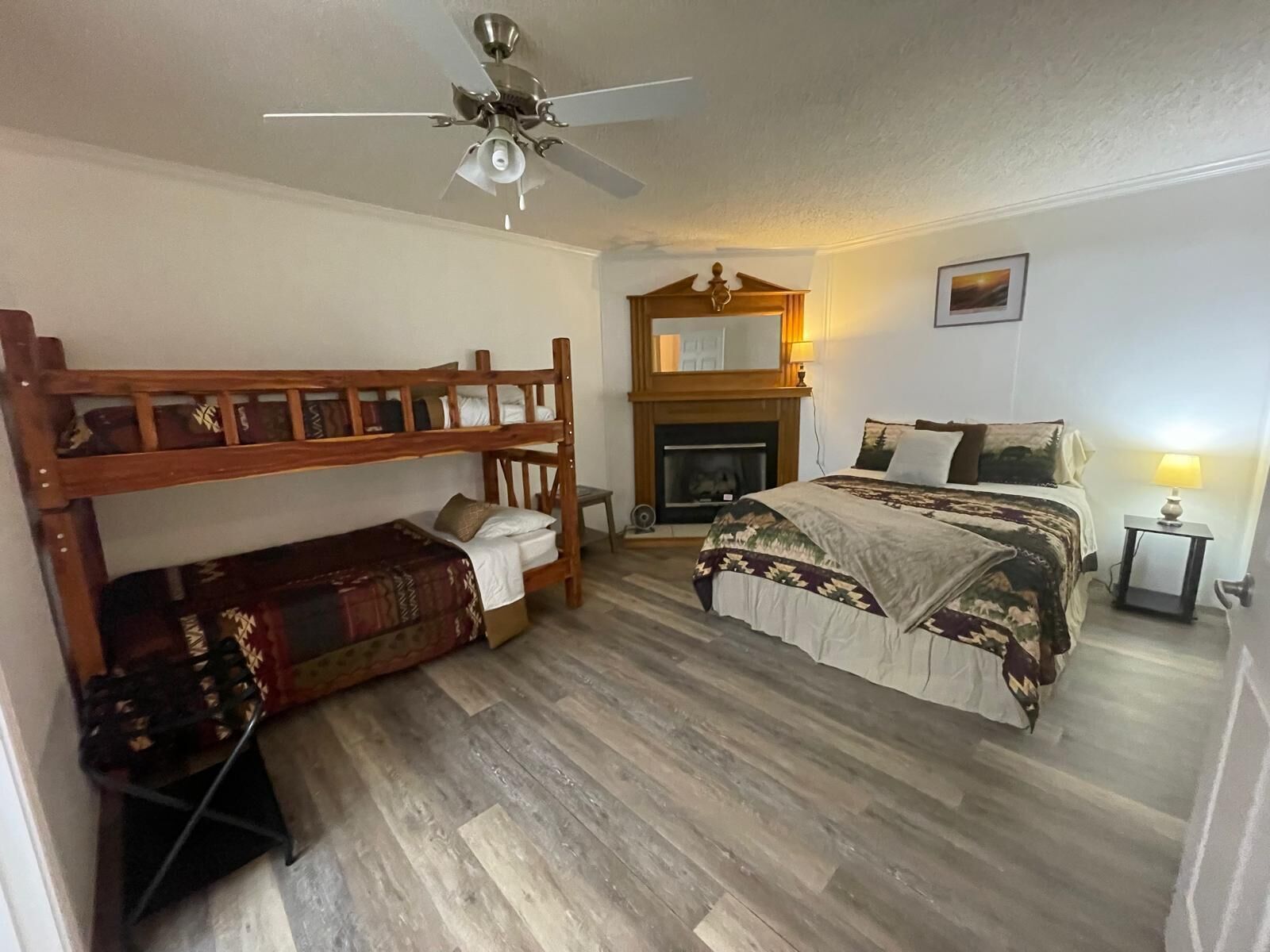 7 habitaciones, tabla de planchar con plancha y wifi gratis 