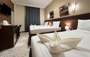 Escritorio, wifi gratis, ropa de cama