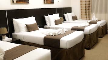 Escritorio, wifi gratis y ropa de cama
