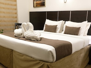 Habitación básica doble | Escritorio, wifi gratis y ropa de cama