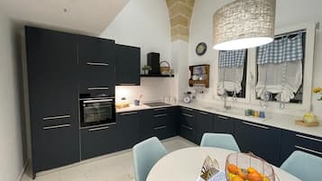 Forno, piano cottura, lavastoviglie