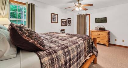 Naughty Pines | 1 BR /Loft/2 BA /Sleeps 6
