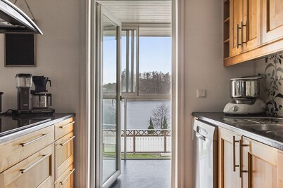 Torneryd Retreat Sauna,SPA,Jacuzzi and lake view with hunting possibilities.
