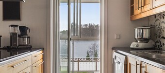 Torneryd Retreat Sauna,SPA,Jacuzzi and lake view with hunting possibilities.