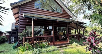 Luntian Log cabin in Tagaytay