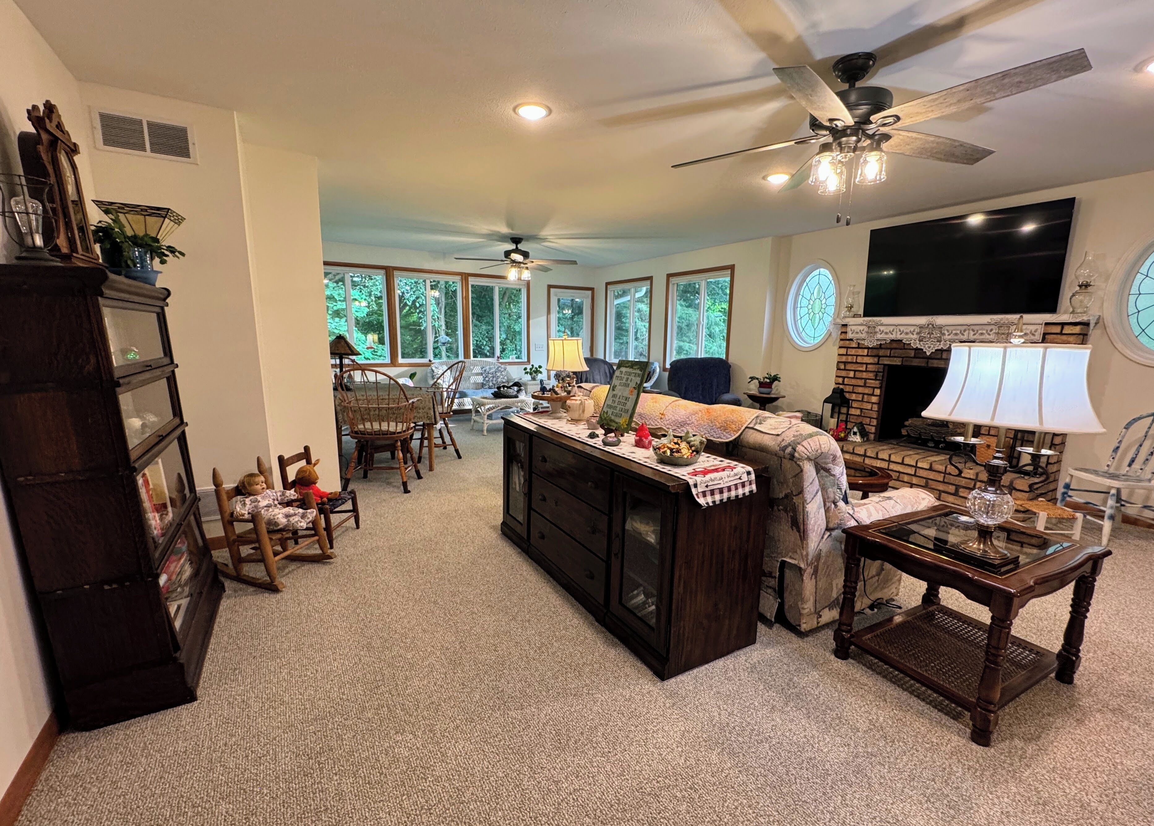 Smart TV, reproductor de DVD, libros y oficina 