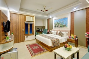 Deluxe Double Room, City View | Desk, laptop workspace, free WiFi