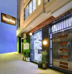 Property entrance - Hotel Dream World (New Delhi)