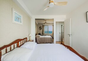 2 bedrooms, iron/ironing board, WiFi