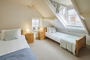 4 bedrooms, individually decorated, individually furnished, free WiFi