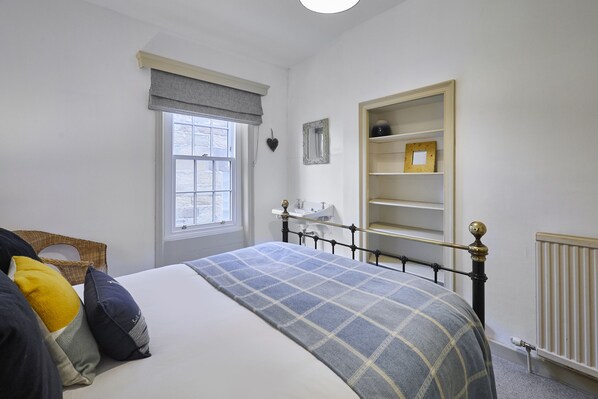 4 bedrooms, individually decorated, individually furnished, free WiFi