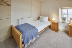 4 Schlafzimmer, individuell dekoriert, individuell eingerichtet