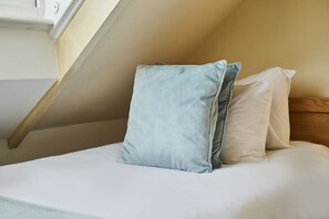 4 bedrooms, individually decorated, individually furnished, free WiFi