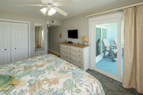 2 bedrooms, Internet, bed sheets - Sandpebble Beach Club #203 (Surfside Beach)
