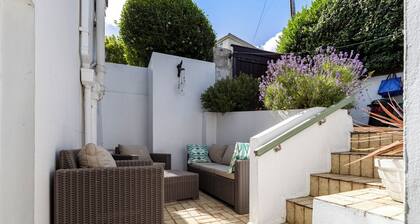 Melbourne - Sea Views and Parking