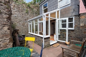 House - The Old Cottage - Central Location Near the Beach (Saundersfoot)