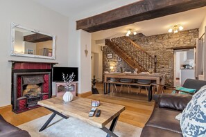 4 bedrooms