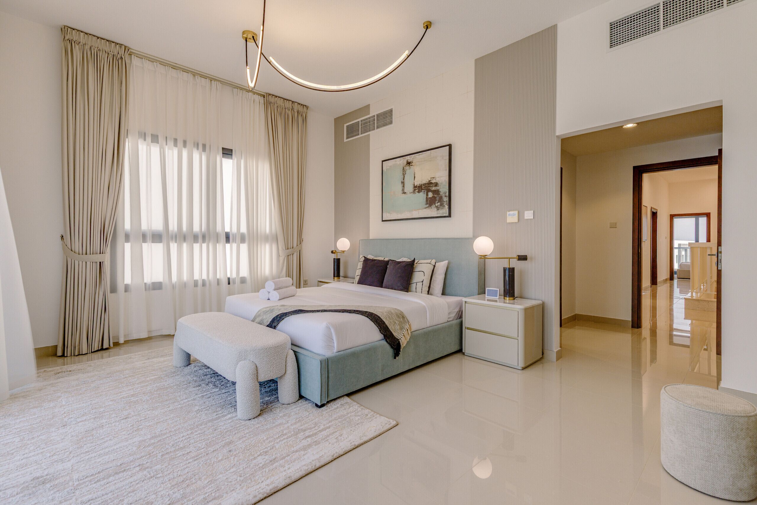 5 soveværelser, pengeskab på værelset, strygejern/strygebræt