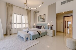 5 間睡房、房內夾萬、熨斗/熨衫板、免費 Wi-Fi