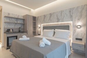 Free WiFi, bed sheets - Alora Luxury Suites (Thasos)