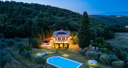 Charming historic villa surrounded by 5 hectares of private property