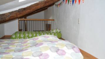 2 slaapkamers, een strijkplank/strijkijzer, wifi, beddengoed