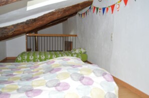 2 dormitorios, tabla de planchar con plancha, wifi y ropa de cama