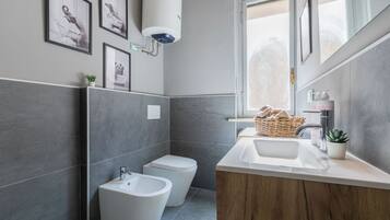 Apartment, 1 Bedroom | Bathroom