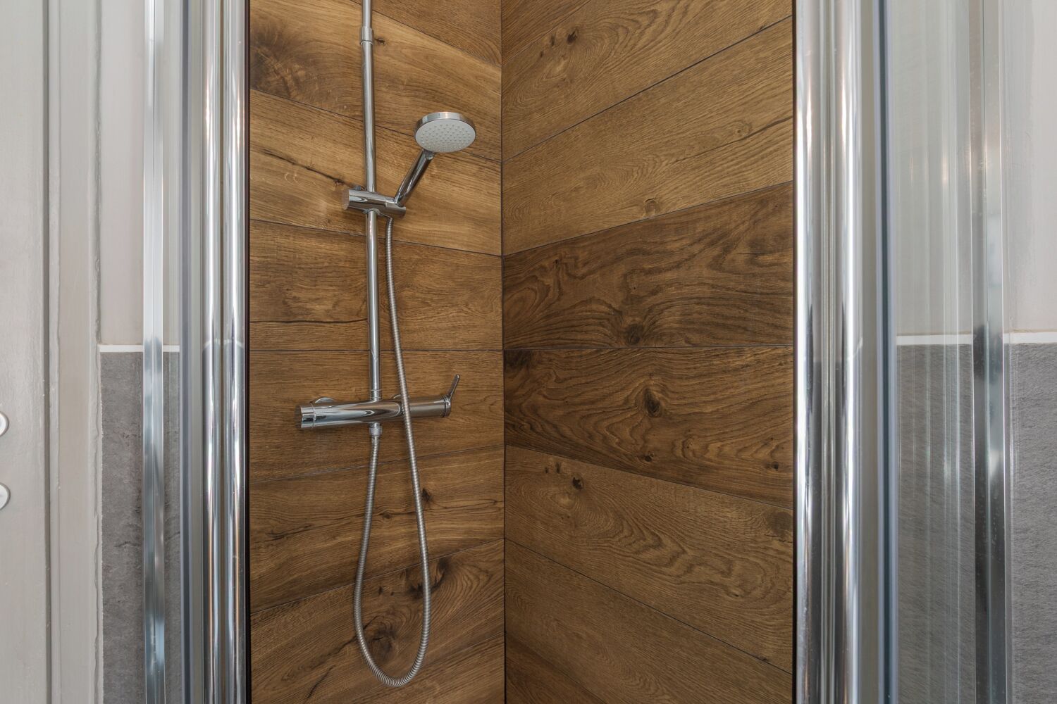 Apartment, 1 Bedroom | Bathroom | Shower, hair dryer, towels, soap