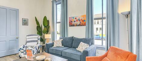 Apartment (2 Bedrooms) | Front of property