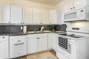 Apartment (1 Bedroom) | Interior