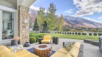 House (4 Bedrooms) | Front of property