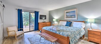 Pool Access + Pet Friendly: Condo in Hilton Head