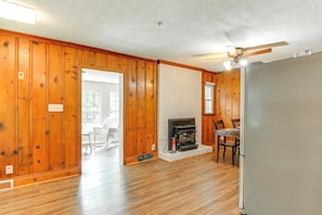 House (2 Bedrooms) | Interior - 6 Mi to Uptown: Pet-friendly Home in Charlotte (Charlotte)