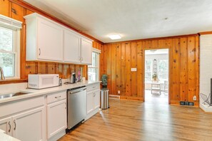 House (2 Bedrooms) | Interior - 6 Mi to Uptown: Pet-friendly Home in Charlotte (Charlotte)