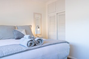 3 bedrooms, iron/ironing board, free WiFi, bed sheets